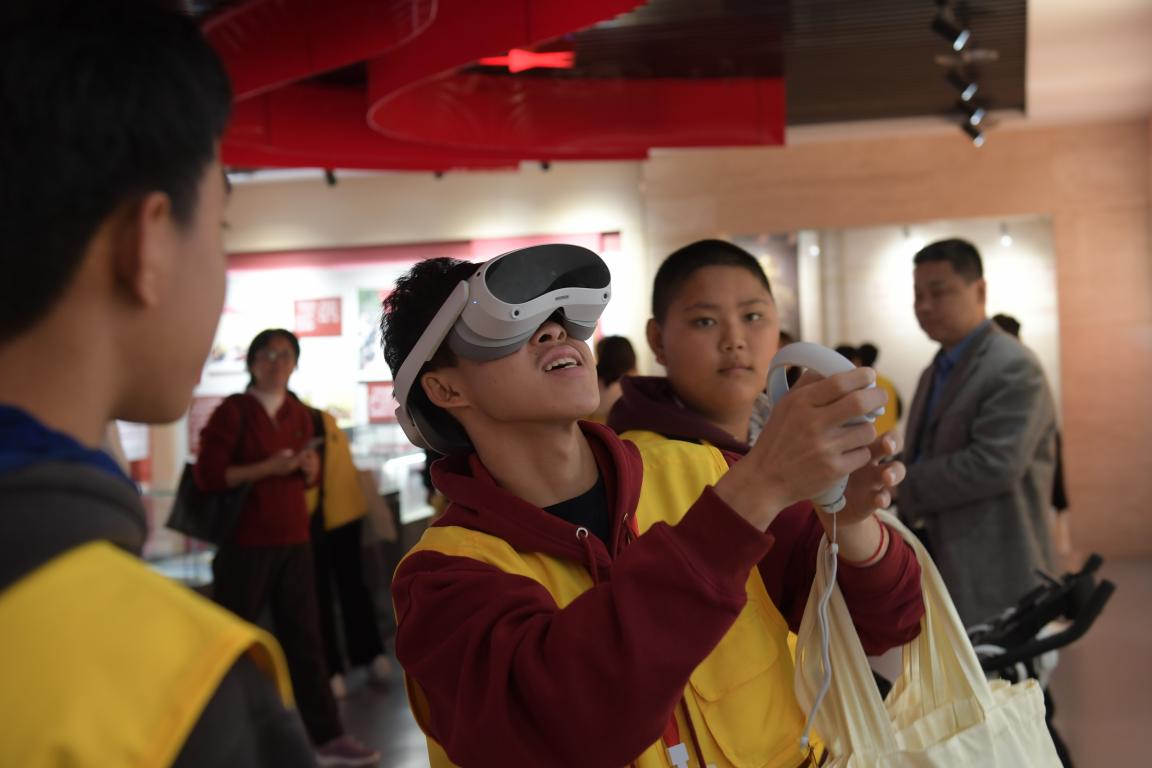 乳头高潮-女性乳头高潮
：这趟“中国寻根之旅”人文与科技感十足_fororder_12